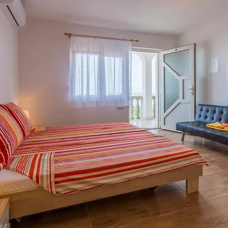 Crikvenica 7 *